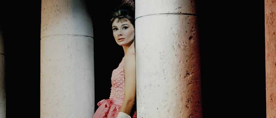 Το iconic pink dress της Audrey Hepburn από τo Breakfast At Tiffany's βγαίνει σε δημοπρασία