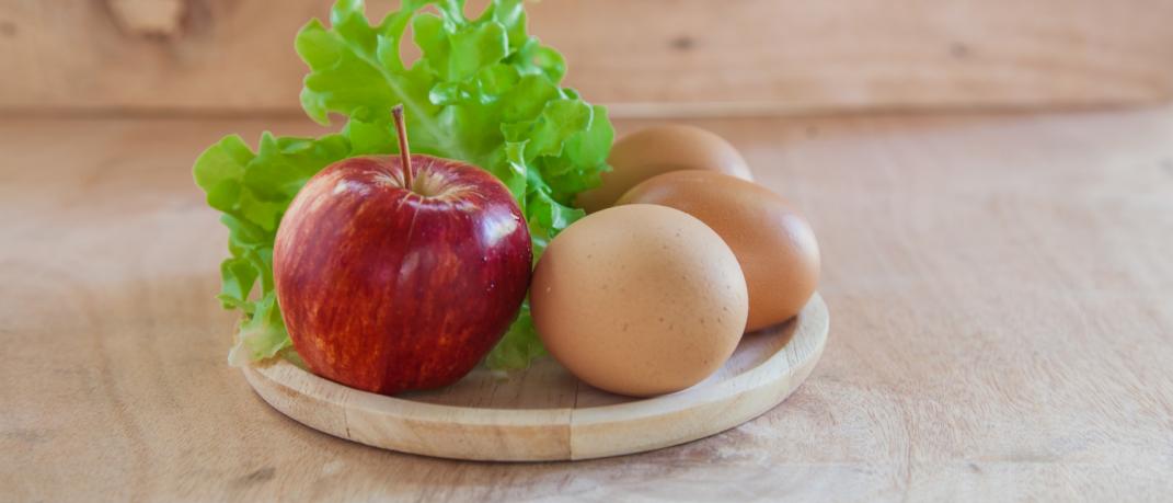 Μήλο Vs αυγό: Ποιο από τα δύο κρατάει πραγματικά τον γιατρό μακριά