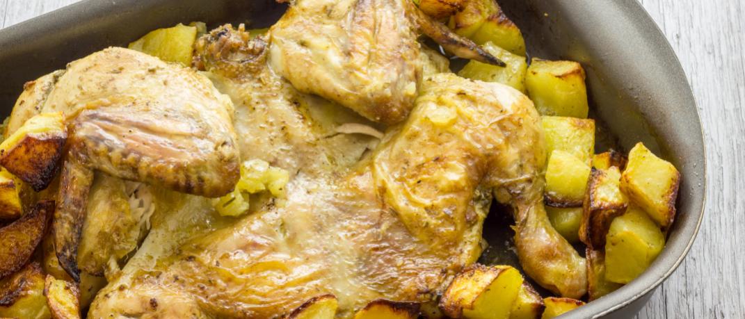 κοτόπουλο λεμονάτο στον φούρνο με πατάτες