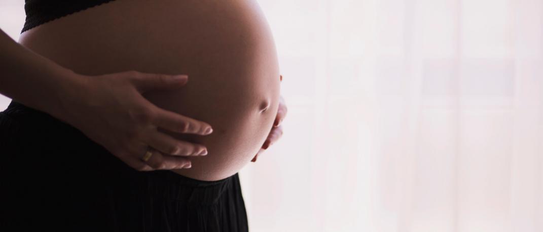 Η απίστευτη ιστορία της γυναίκας που έμεινε έγκυος 2 φορές μέσα σε 10 ημέρες | 0 bovary.gr
