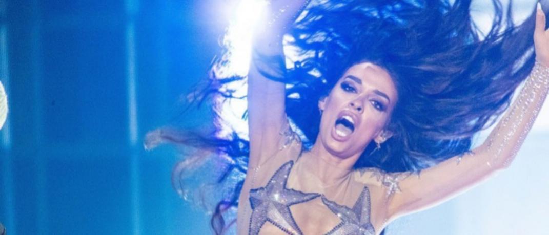 Eκρηκτική! Η εμφάνιση της Ελένης Φουρέιρα στον τελικό της Eurovision -Με απαστράπτουσα δημιουργία Vrettos Vrettakos  | 0 bovary.gr