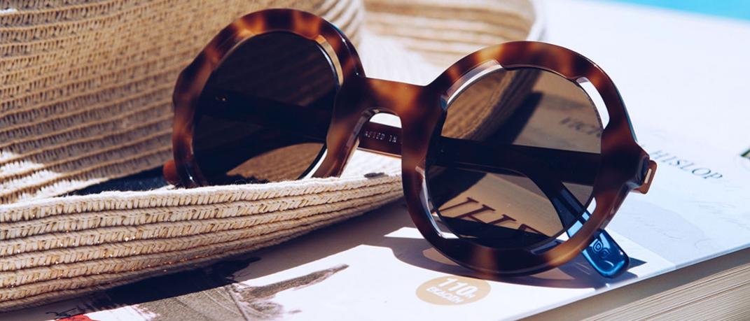 Αυτά είναι τα γυαλιά ηλίου που θα βλέπουμε το καλοκαίρι σε όλα τα ελληνικά νησιά | 0 bovary.gr