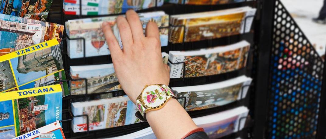 O οίκος Gucci παρουσιάζει τα διάσημα σχέδια ρολογιών στο Instagram φωτογραφημένα από τον Martin Parr | 0 bovary.gr