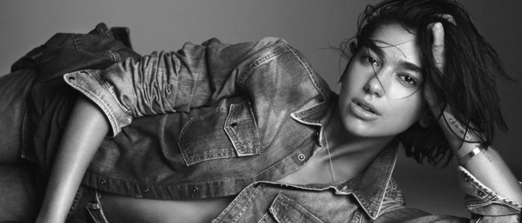 H Dua Lipa είναι η νέα global brand ambassador της Pepe Jeans London