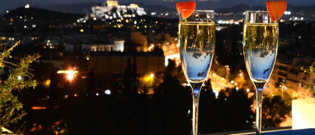 Galaxy Bar and Restaurant - Hilton Athens/ Facebook 