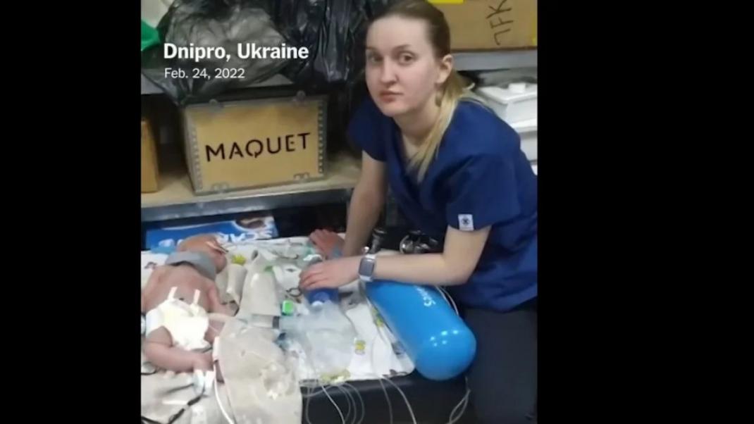 Νεογέννητα σε αυτοσχέδιο καταφύγιο στην Ουκρανία
