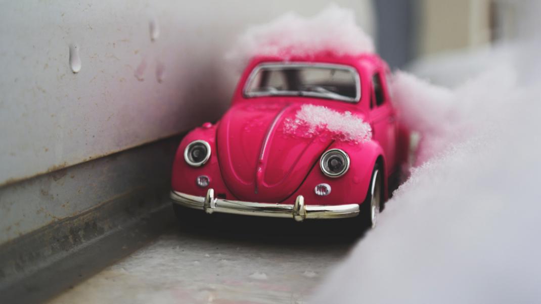 Tα 10 πράγματα που πρέπει να έχεις στο αυτοκίνητό σου όταν κάνει κρύο  | 0 bovary.gr
