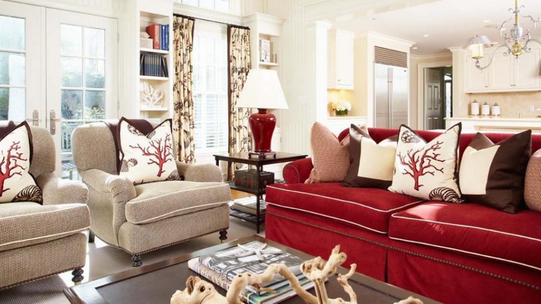 Ενας κόκκινος καναπές μπορεί να αλλάξει όλο το σπίτι - Δες τους τρόπους | 0 bovary.gr