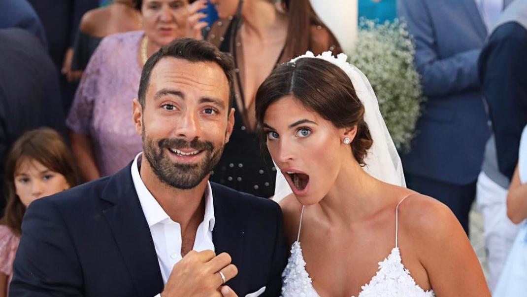 Ο Σάκης Τανιμανίδης με την Χριστίνα Μπόμπα την ημέρα του γάμου τους, Φωτογραφία: chrismpo/instagram