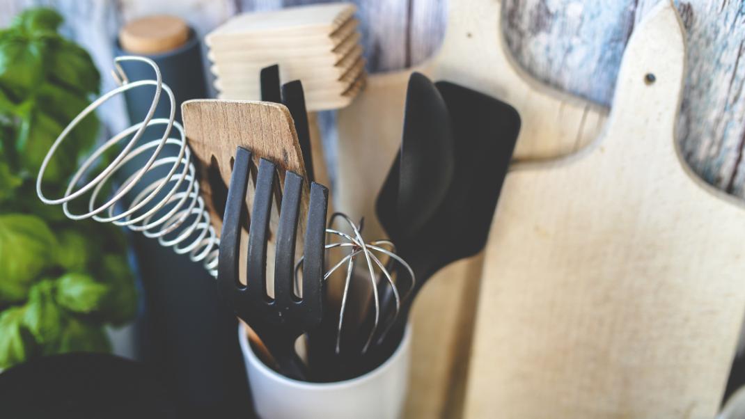 8 αντικείμενα που πρέπει να πετάξεις τώρα από την κουζίνα σου –Την αποδιοργανώνουν  | 0 bovary.gr