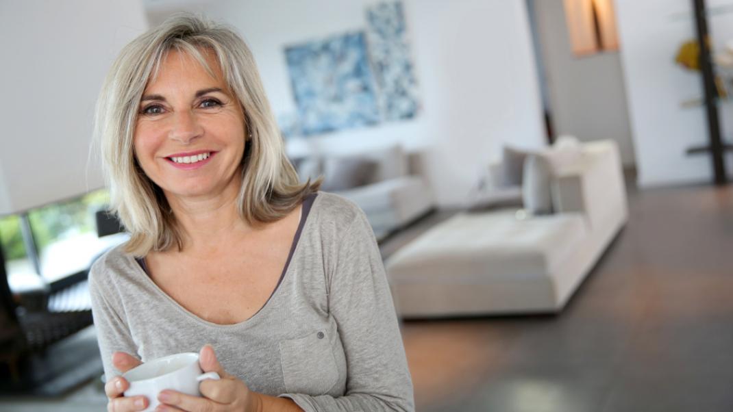 Οι δυο απαραίτητες βιταμίνες για τις γυναίκες άνω των 50, Φωτογραφία: Shutterstock/By goodluz