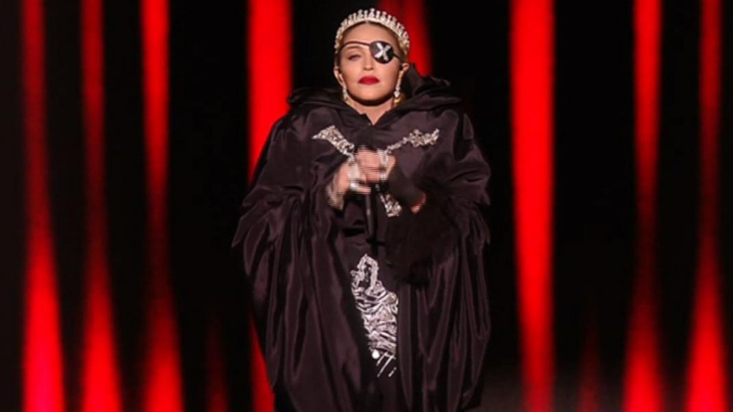 Ολόκληρη η performance της Madonna στη Eurovision -Με εντυπωσιακό φινάλε, εξαφανίστηκε από τη σκηνή | 0 bovary.gr