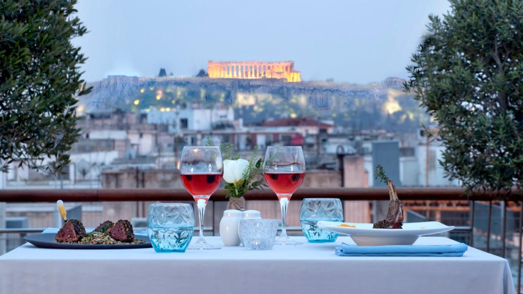 Μια μοναδική εμπειρία γεύσεων στο rooftop του ξενοδοχείου Melia Athens στο κέντρο της Αθήνας | 0 bovary.gr