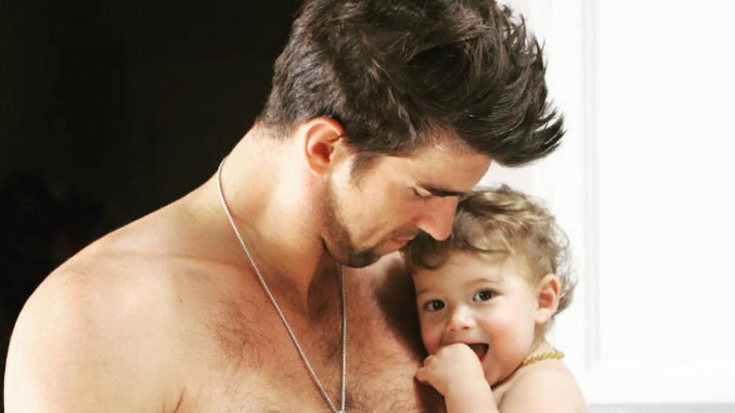 H φωτογραφία του Michael Phelps με το γιο του παίρνει το «χρυσό μετάλλιο» του πατέρα | 0 bovary.gr