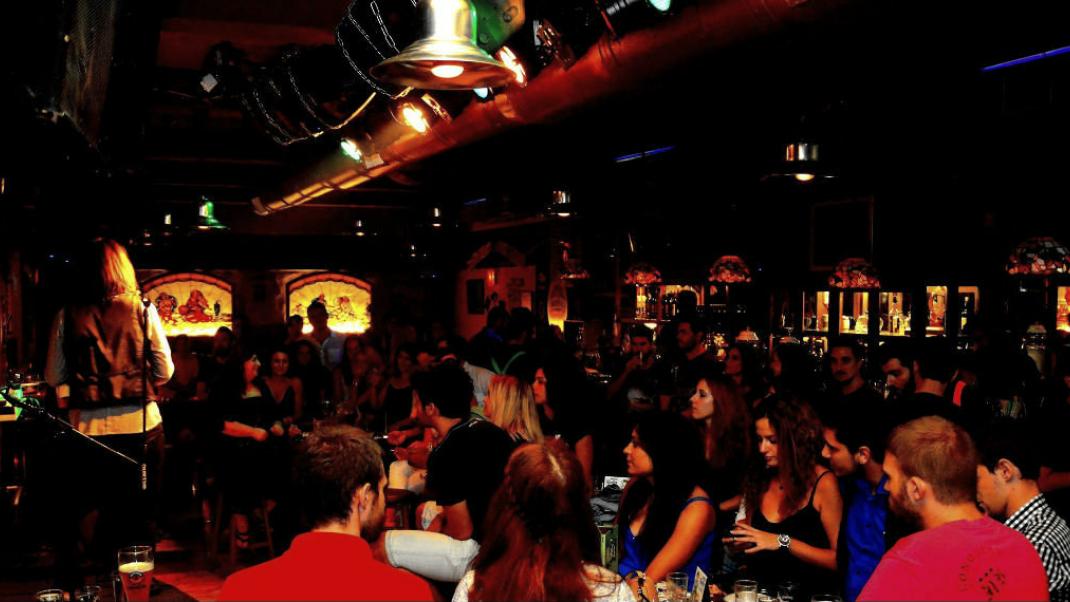 8 μπαρ στην Αθήνα για να ακούσεις live μουσική με το ποτό σου - Ροκ, τζαζ μέχρι ρέγκε | 0 bovary.gr