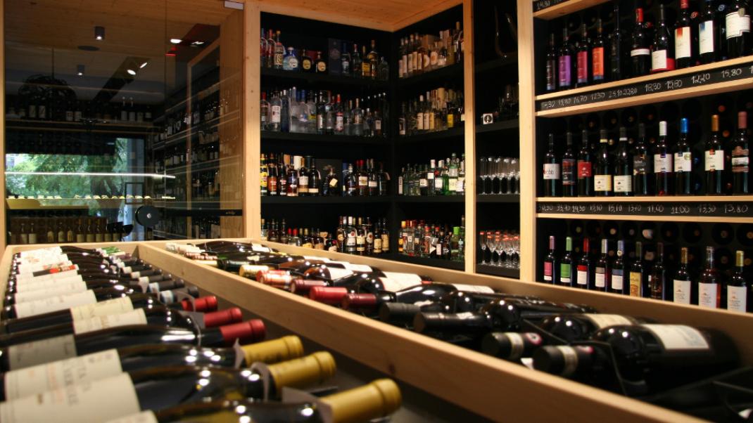 To Μr Vertigo στο Κολωνάκι μάς συστήνει κρασιά από όλο τον κόσμο  | 0 bovary.gr