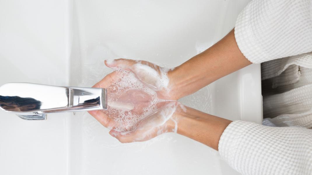 Αυτός είναι ο σωστός τρόπος να πλένεις τα χέρια σου  | 0 bovary.gr