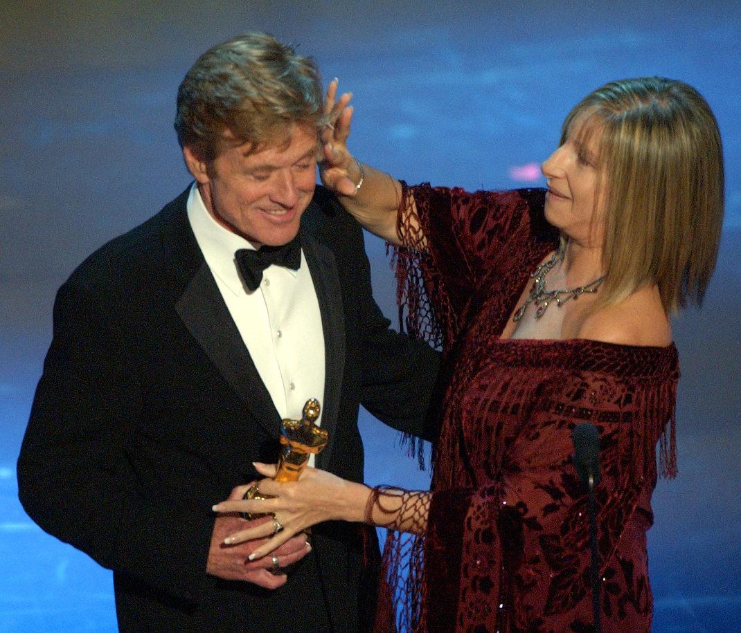 Ο Robert Redford και η Barbara Streisand στην απονομή των Όσκαρ, το 2002/ Φωτογραφία: ΑP Images