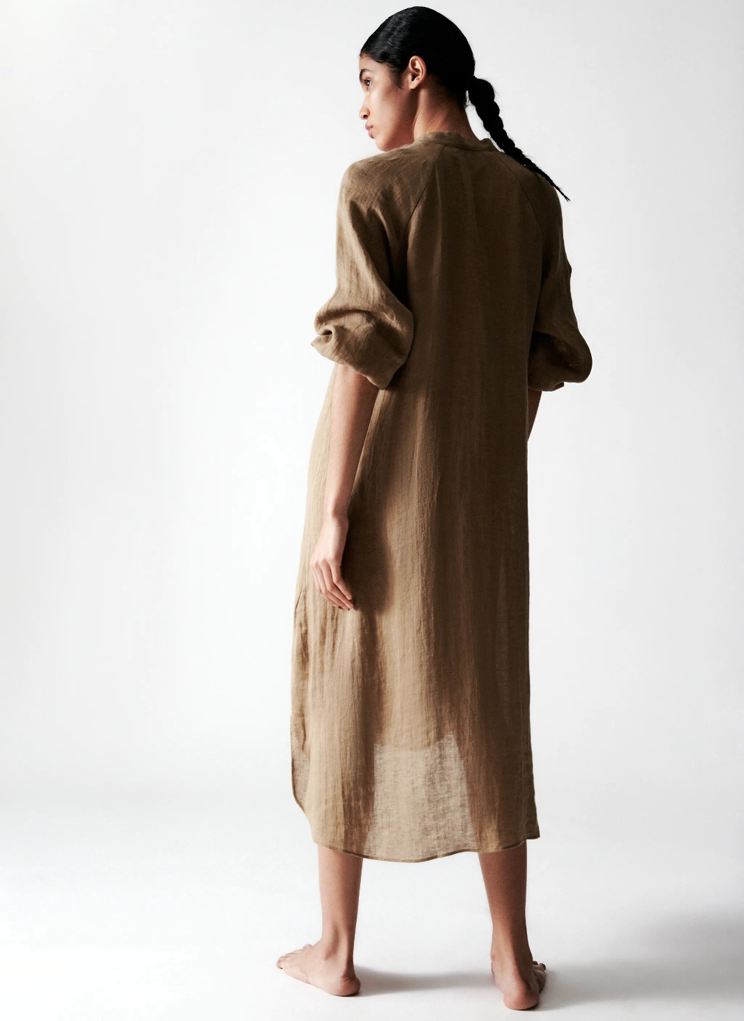 Το classy shirt dress από τα Zara στο χρώμα της καραμέλας είναι το