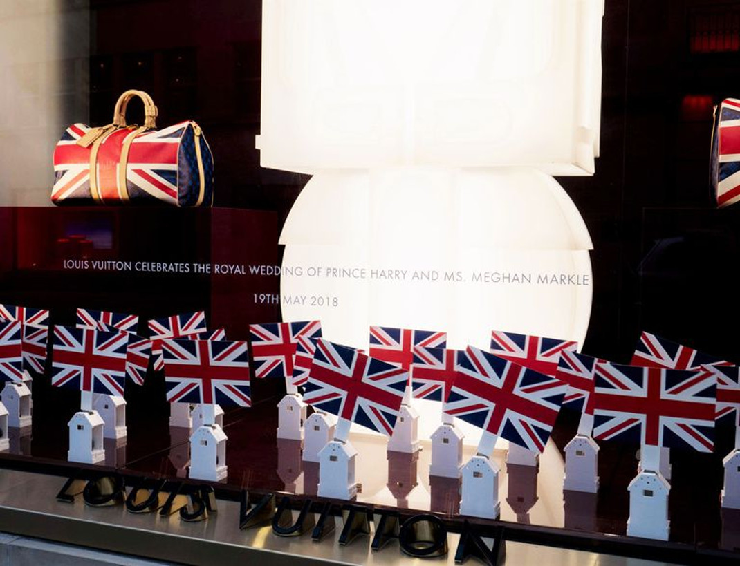 O oίκος Louis Vuitton τιμά τον βασιλικό γάμο με μια limited edition συλλογή | BOVARY
