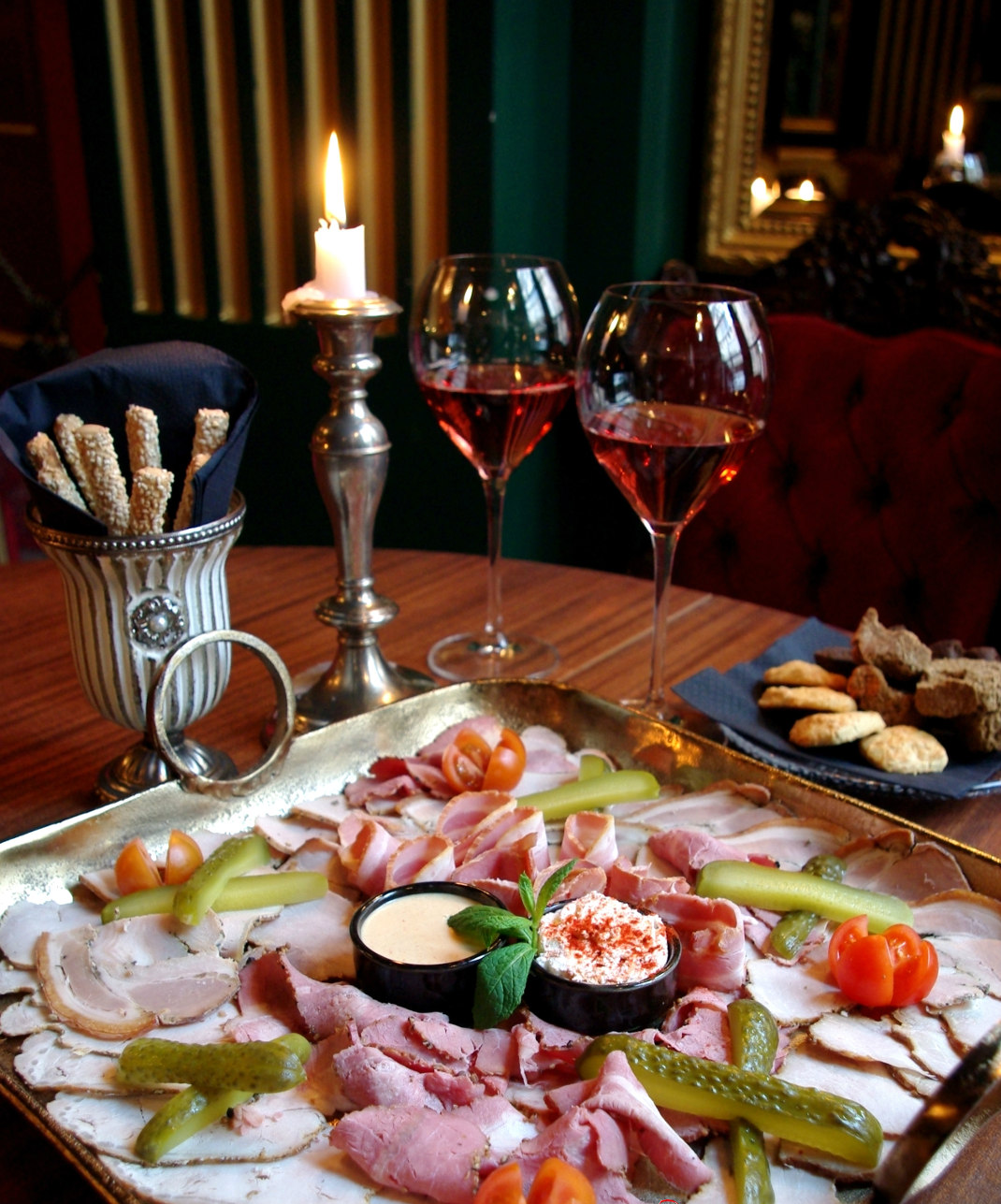 King's Theater Wine Bar Βασιλική πολυτέλεια και κρητική παράδοση στο