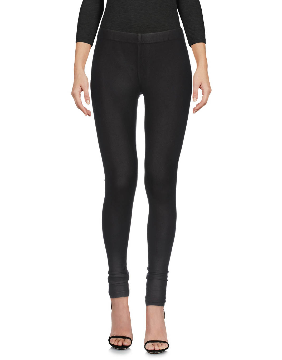 Το κολάν που έγινε εμμονή των σταρ του Χόλιγουντ σμιλεύει το σώμα και