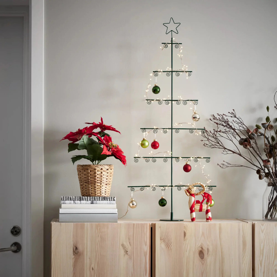 To χριστουγεννιάτικο δέντρο της ΙΚΕΑ που θα αγαπήσει κάθε οπαδός της μίνιμαλ διακόσμησης 