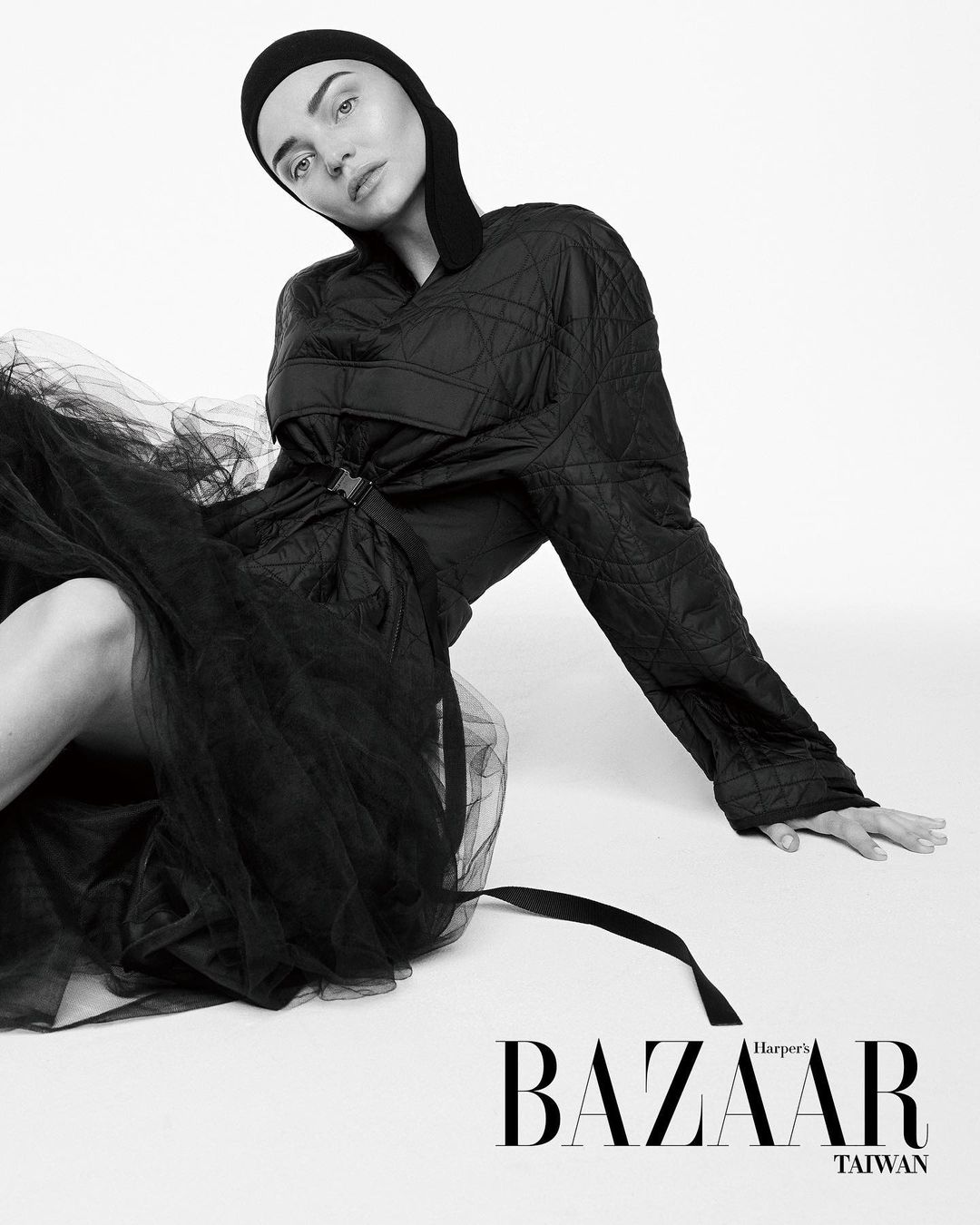 H Mιράντα Κερ στο εξώφυλλο του Harper's Bazaar Taiwan 