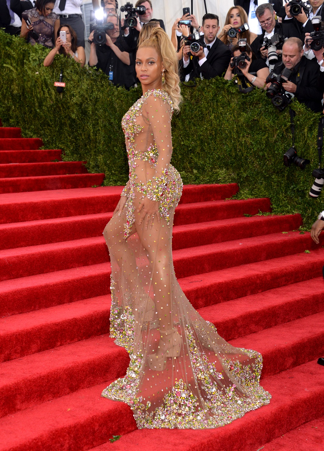 Η Μπιγιονσέ με φόρεμα Givenchy στο Met Gala του 2015