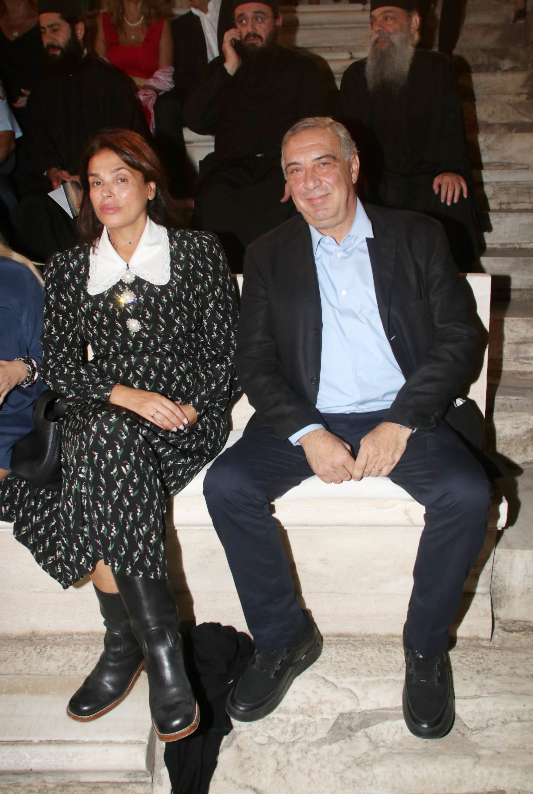 H Σίλια Κριθαριώτη με φόρεμα και μπότες στο Ηρώδειο -Η έξοδός με τον σύζυγό της, Νίκο Τσάκο
