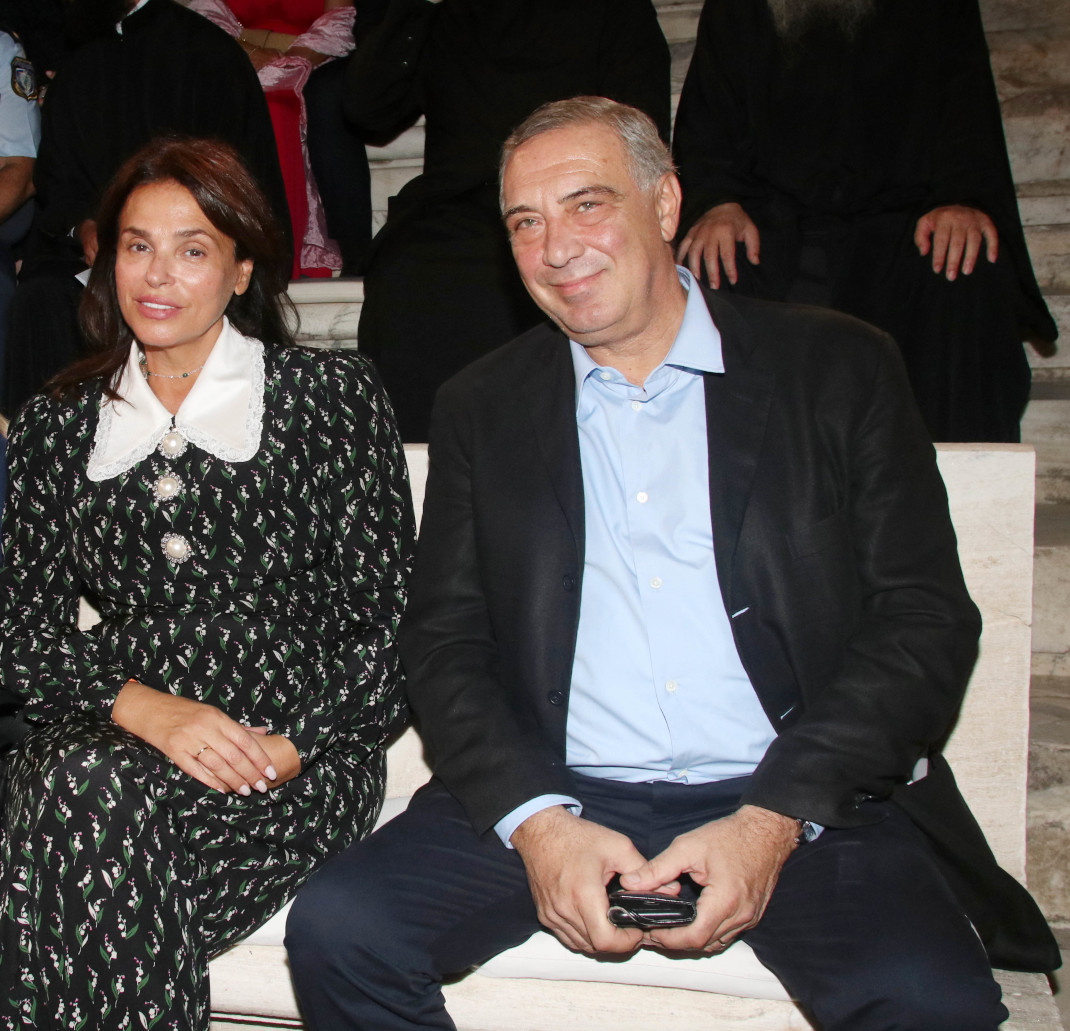 H Σίλια Κριθαριώτη με φόρεμα και μπότες στο Ηρώδειο -Η έξοδός με τον σύζυγό της, Νίκο Τσάκο
