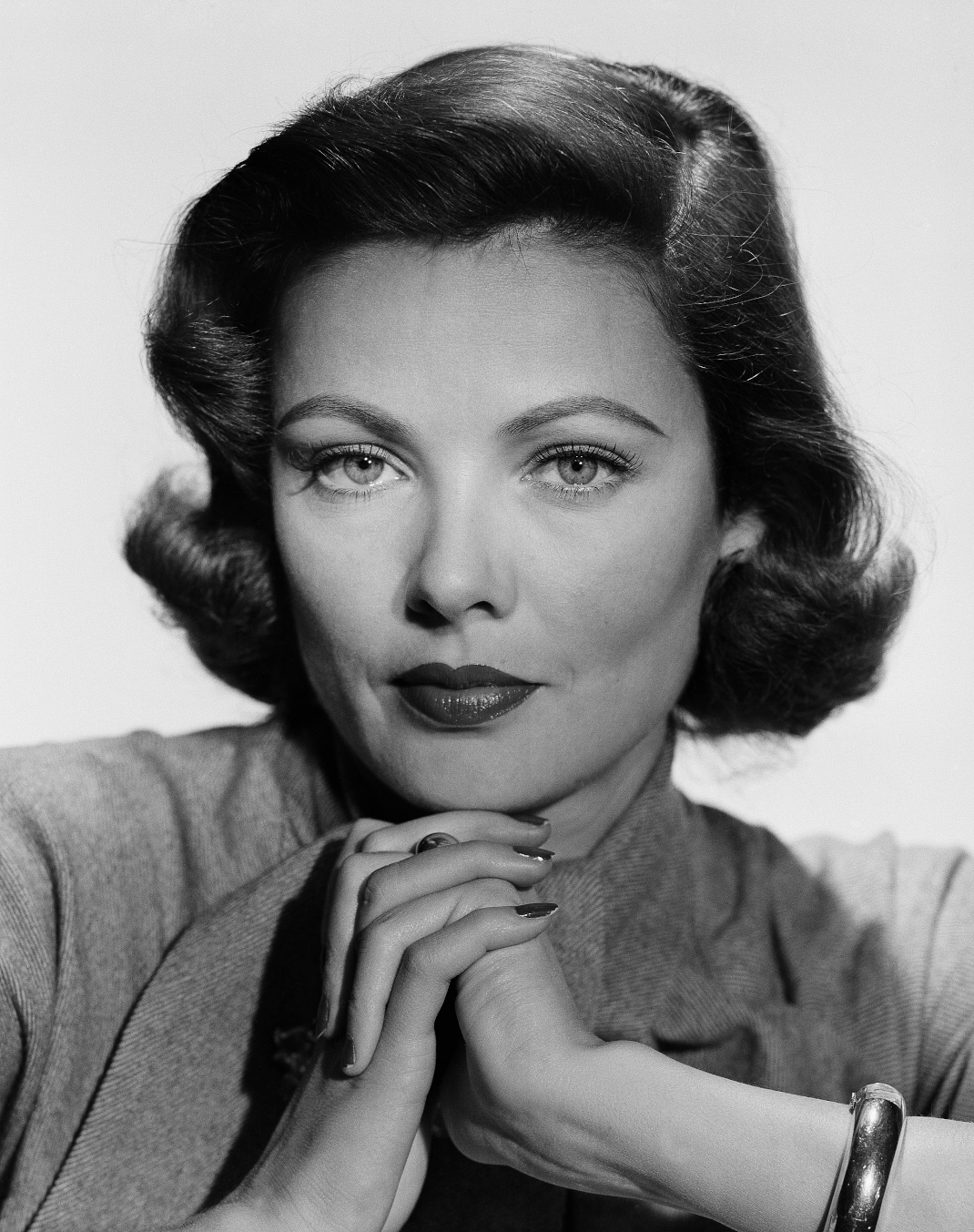 Τζιν Τίρνεϊ: Η πανέμορφη ηθοποιός του Χόλιγουντ που ενέπνευσε την Αγκάθα Κρίστι 