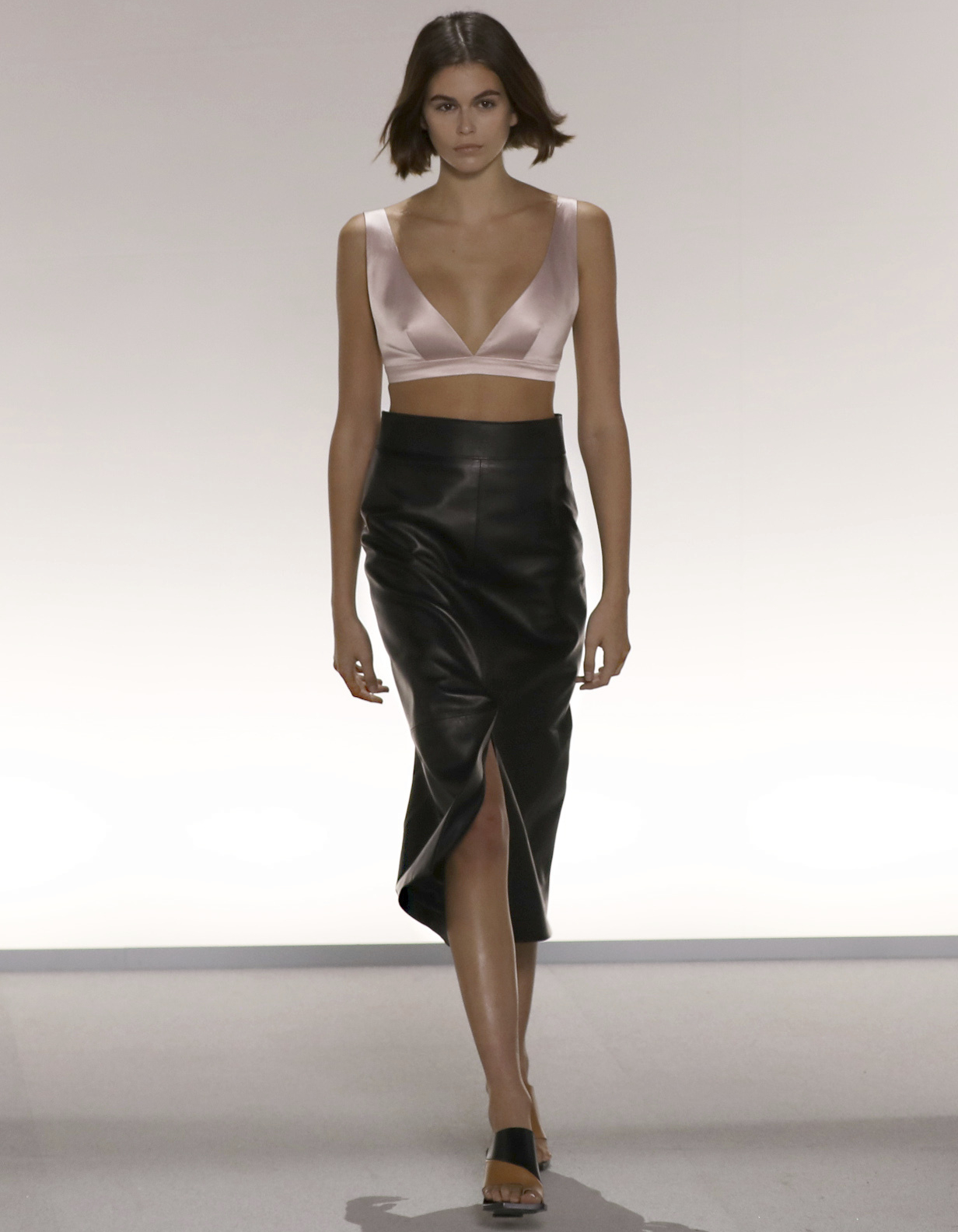 H Kaia Gerber στο σόου του Givenchy