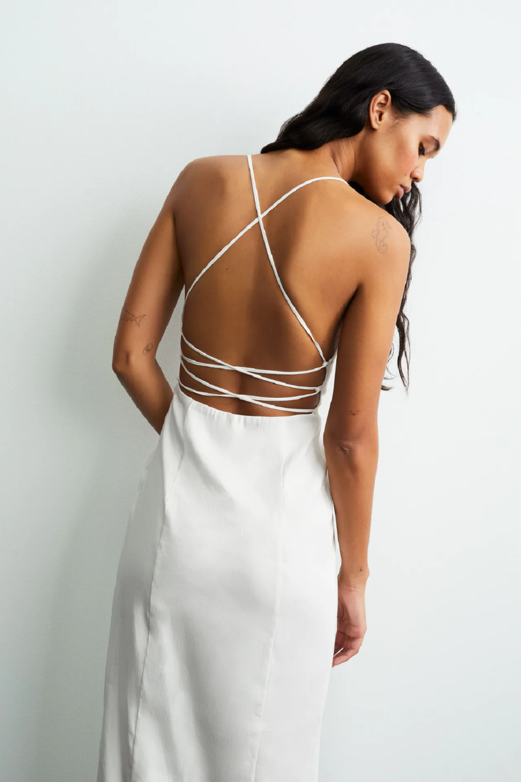 λευκό λινό φόρεμα από τα Zara