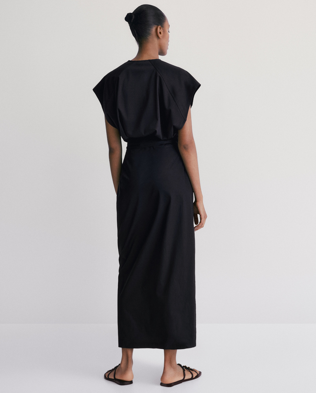 μαύρο φόρεμα Massimo Dutti