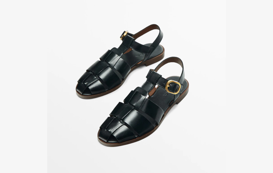 Με αυτά τα μαύρα σανδάλια από τα Massimo Dutti θα υιοθετήσεις την πιο ...