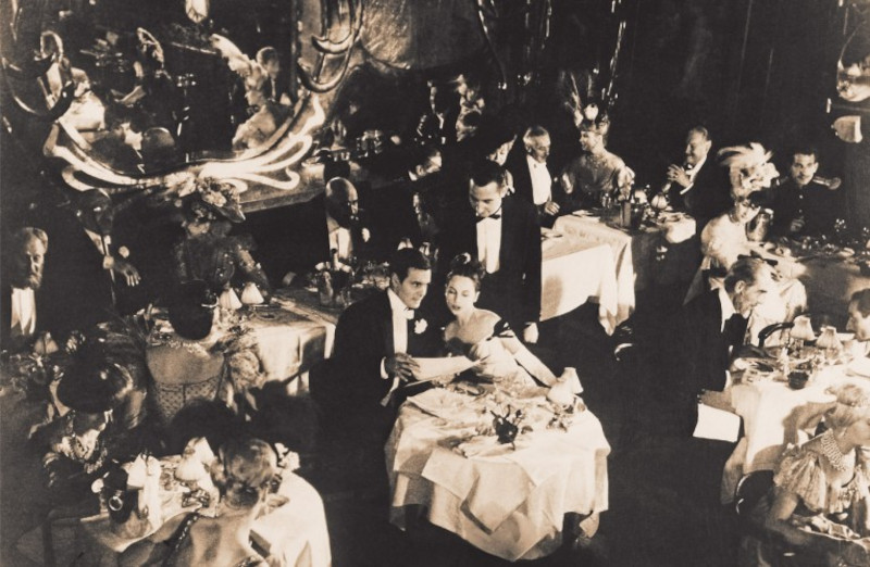 Η ιστορία του Maxim’s -To θρυλικό εστιατόριο του Παρισιού με την art nouveau διακόσμηση