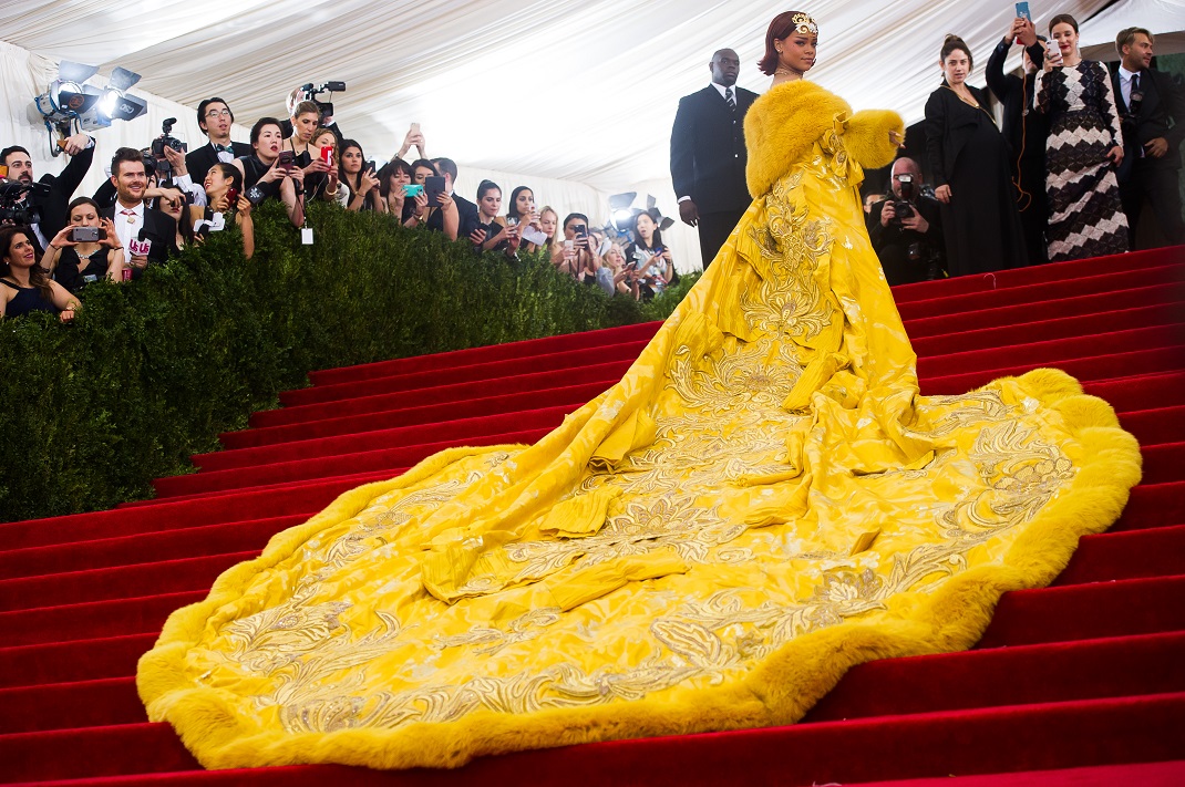 Η Ριάνα στο MET gala του 2015