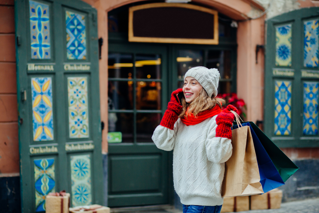 7 πράγματα που δεν κάνουν οι πραγματικά ευγενείς άνθρωποι στις χριστουγεννιάτικες αγορές τους 