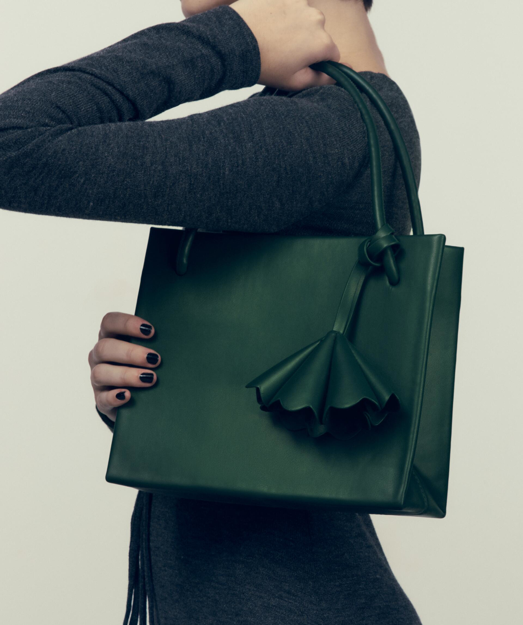πράσινη τσάντα από τα Zara