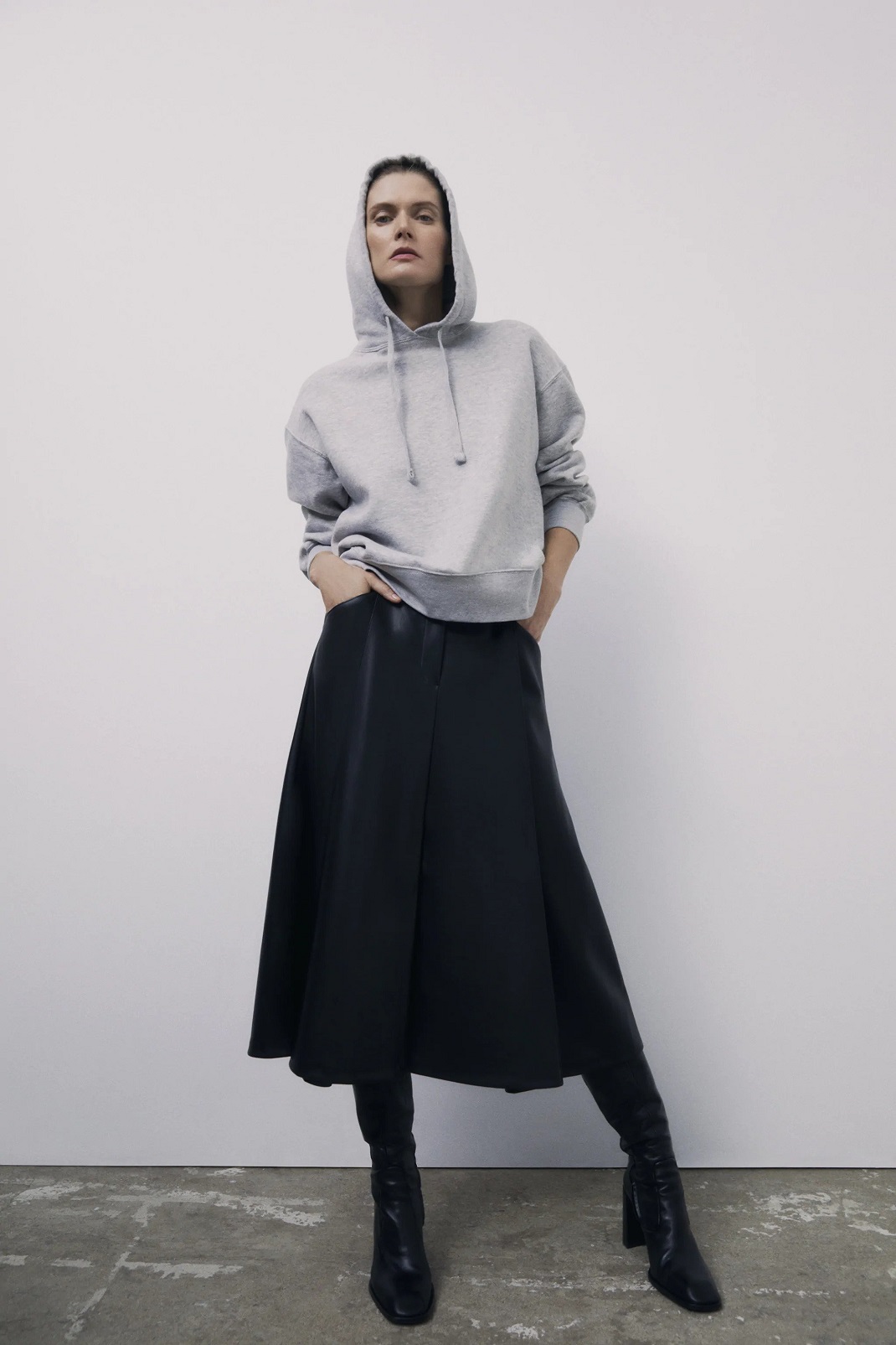 midi δερμάτινη φούστα Zara