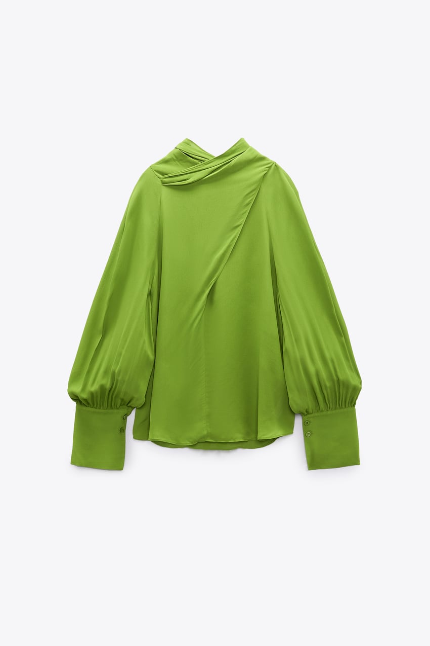 H Σταματίνα Τσιμτσιλή με πουκάμισο από τα Zara σε πράσινο χρώμα
