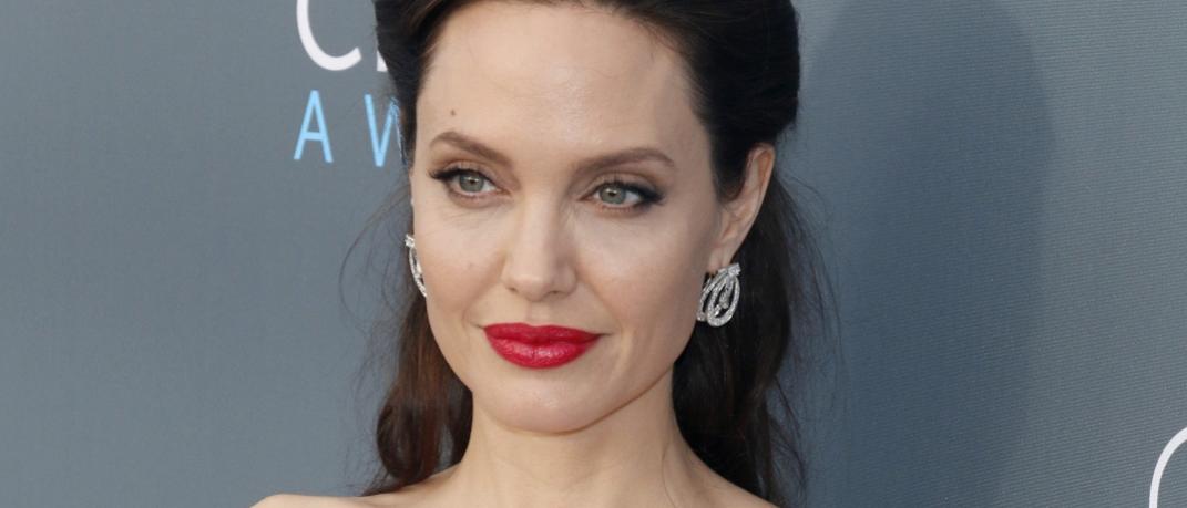Angelina Jolie με κόκκινα χείλη/Photo:Shutterstock
