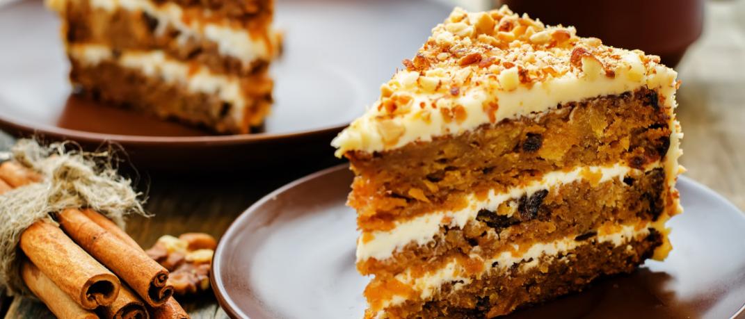 Carrot cake σε πιάτο