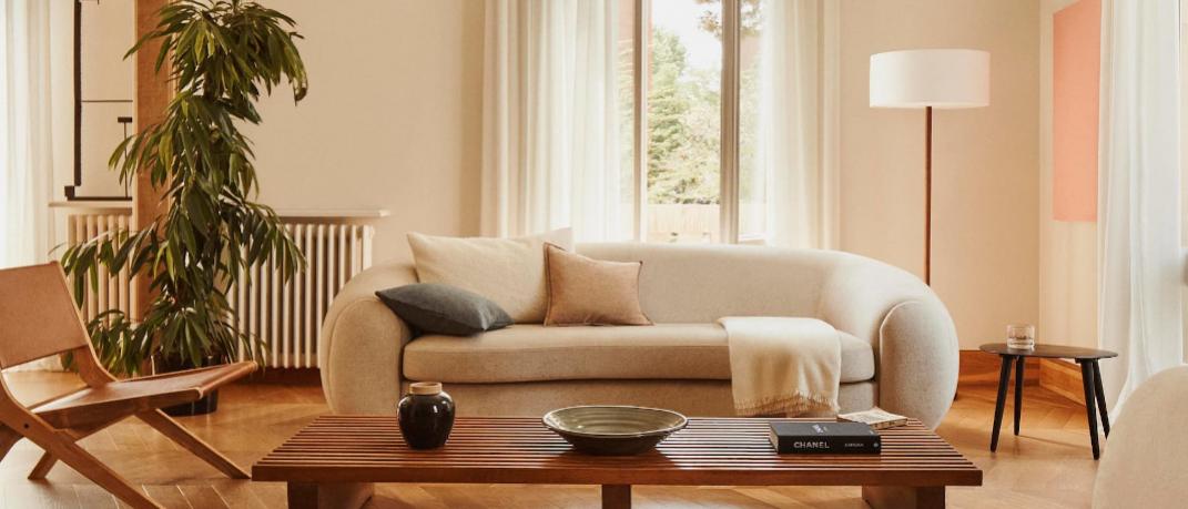 Μίνιμαλ σαλόνι με έπιπλα από Zara Home