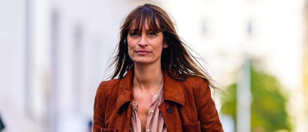 H Caroline de Maigret στους δρόμους της πόλης 