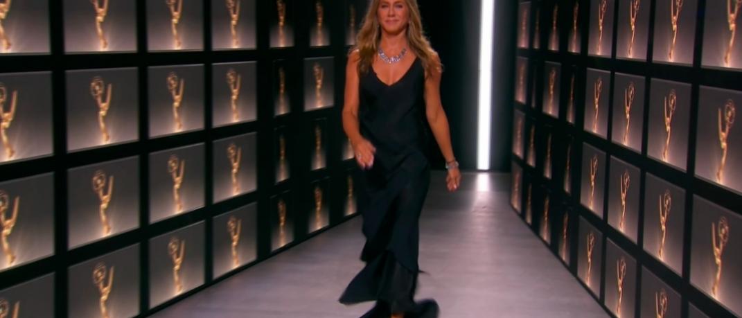 Η εντυπωσιακή εμφάνιση της Jennifer Aniston στα Emmy Awards