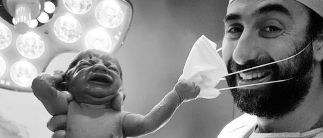 γιατρός με μωρό viral