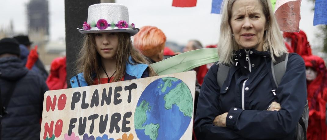 γυναίκες διαμαρτύρονται για την κλιματική αλλαγή
