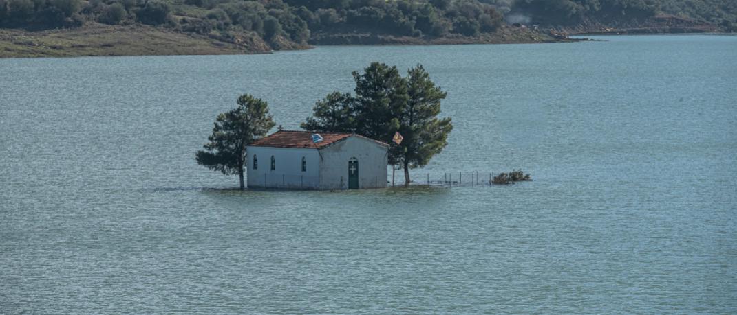 εκκλησάκι που βυθίζεται